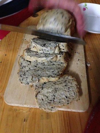 黑芝麻果仁燕麦面包的做法步骤1