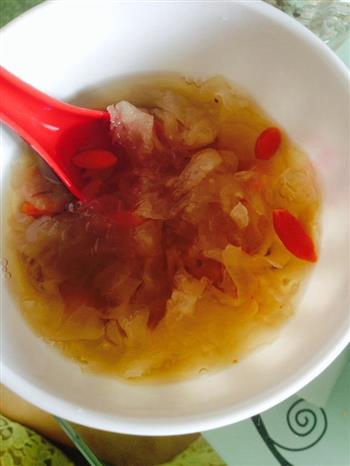 银耳红枣枸杞汤的做法步骤4