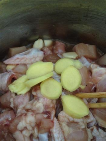 猴菇嫩鸡煲的做法步骤4