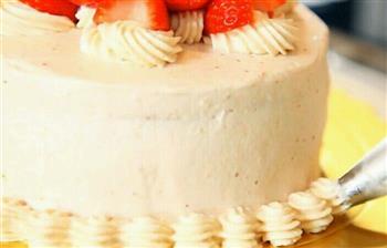 草莓奶油生日蛋糕的做法步骤23
