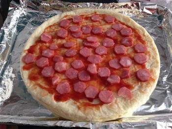 薄底海鲜香肠披萨的做法步骤5