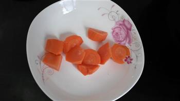 宝宝辅食-胡萝卜粥的做法步骤2