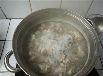 正宗的新疆羊肉抓饭的做法步骤2