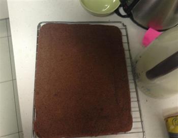海绵巧克力蛋糕卷的做法步骤12
