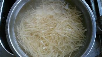 炝拌土豆丝的做法步骤2