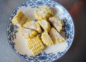 虫草花玉米排骨汤的做法步骤2