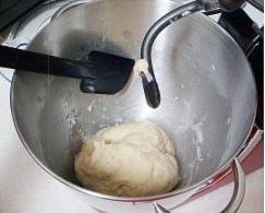 椰蓉花式面包的做法步骤3
