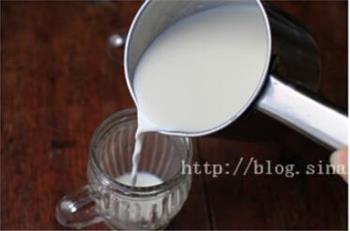 牛奶芒果果粒布丁的做法步骤7