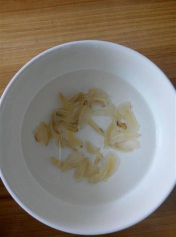 润燥银耳雪梨汤的做法图解4