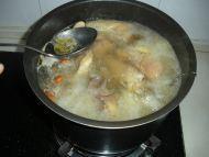 在家也可以吃国宴-松茸炖鸡的做法步骤5