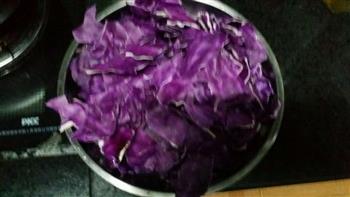 凉拌紫甘蓝减肥菜的做法步骤1