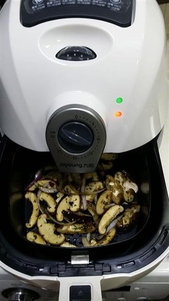 空气炸锅烤香菇的做法步骤3
