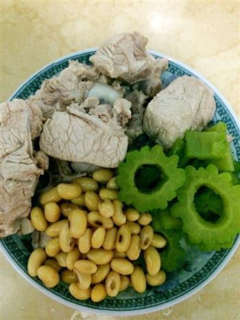 苦瓜黄豆排骨汤的做法步骤10