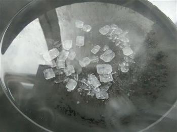冰糖山楂水的做法步骤2