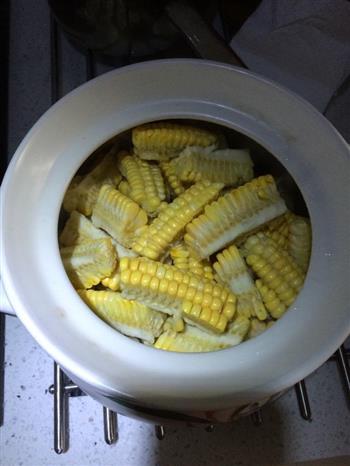 春笋玉米排骨汤的做法图解5