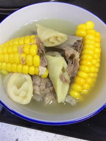 春笋玉米排骨汤的做法图解8