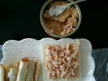 低脂美味营养早餐 金枪鱼三明治的做法步骤4