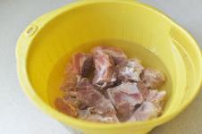 冬瓜海带排骨汤的做法步骤1