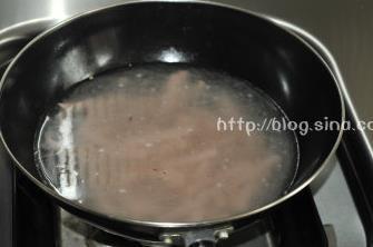 火腿蔬菜热汤面的做法步骤3