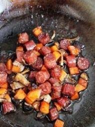 腊肉香菇焖饭的做法图解6