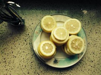 柠檬蜂蜜水的做法图解1