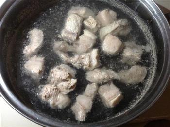 排骨海鲜汤-秋季滋润汤的做法步骤3