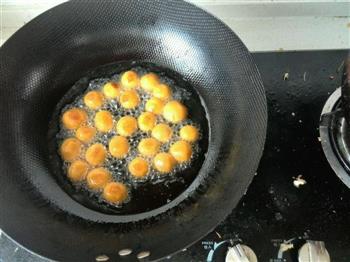 炸红薯丸子的做法步骤4