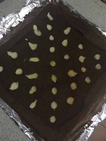 波点巧克力奶油蛋糕卷的做法图解9