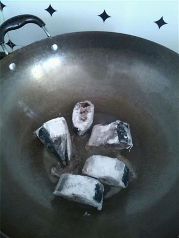 香煎鳕鱼块的做法步骤3