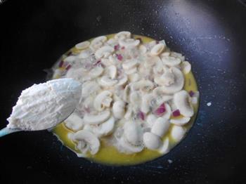 奶油蘑菇浓汤的做法步骤6