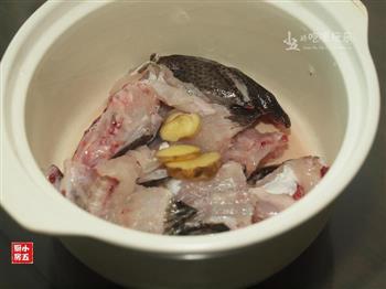 皮蛋鱼汤-给自己的温暖汤水的做法图解3