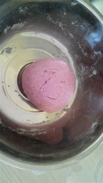 紫薯玫瑰馒头-简单健康美丽的馒头的做法步骤3
