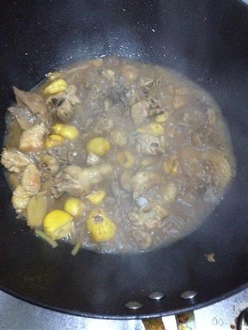 板栗焖鸡肉秋季滋补的做法步骤2