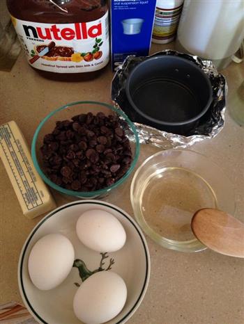 巧克力蛋糕 無麵粉版的做法步骤1