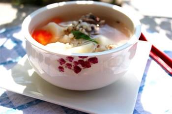 秋季多食白-薏仁山药排骨汤的做法步骤3