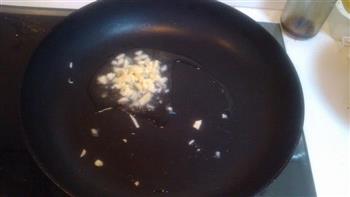 大蒜酱油炒饭-菜谱的做法步骤4