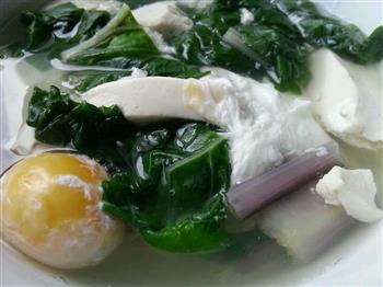 乐乐自家菜-咸鸡蛋红菜苔汤的做法步骤2