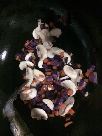 虾仁紫薯包心咖喱鱼丸的做法步骤5