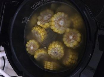 石斛玉米脊骨汤的做法步骤6