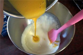 芒果酸奶慕斯蛋糕的做法步骤14