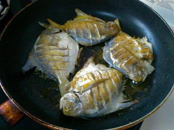 鲳鱼炖臭豆腐﹝俗话说“无鱼不成宴”﹞的做法步骤9