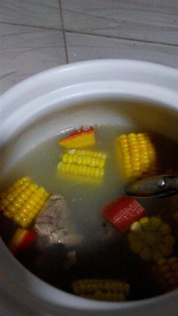 山药玉米排骨汤的做法步骤3