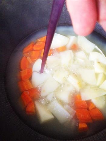 胡萝卜土豆泥色拉的做法步骤2