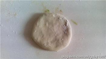 梅干菜饼的做法步骤8
