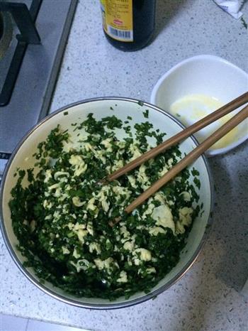 冰花韭菜鸡蛋饺子锅贴煎饺的做法步骤1