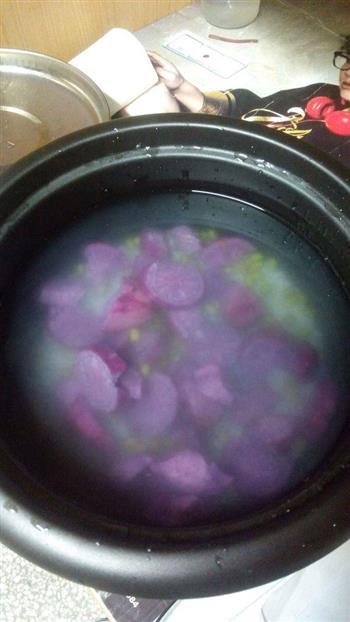 绿豆紫薯粥的做法步骤2