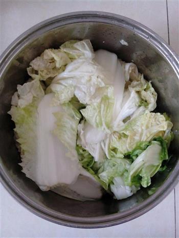 白菜香菇素饺子的做法图解2