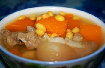 木瓜黄豆猪蹄汤的做法步骤1