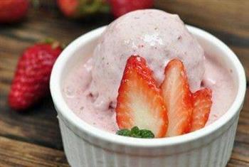 草莓冰淇淋的做法图解4