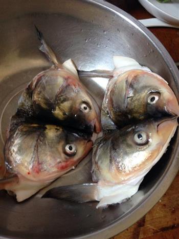 鱼头汤虾仁瘦肉馄饨的做法步骤1
